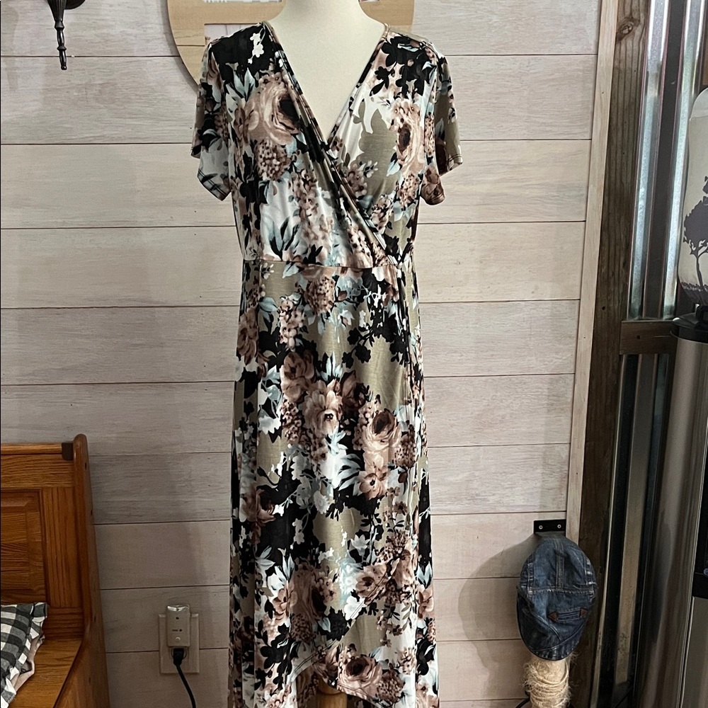 HEIMISH USA Black and Cream Floral High Low Dress 1X